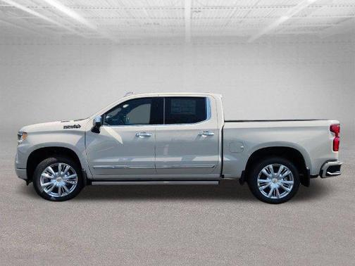 White Sand 2026 Chevrolet Silverado 1500 High Country