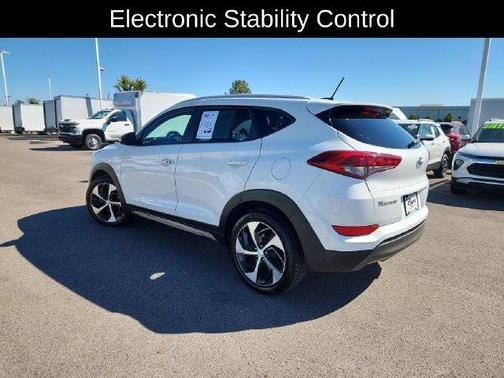 Winter White 2016 Hyundai TUCSON Sport