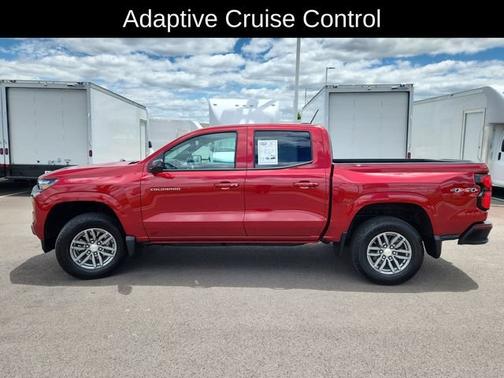 Radiant Red Tintcoat 2026 Chevrolet Colorado LT