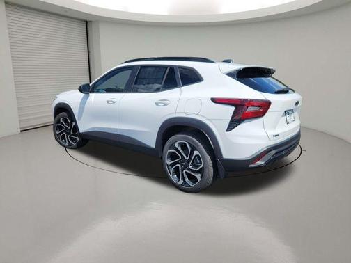 Summit White 2026 Chevrolet Trax 2RS