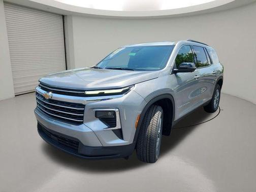 Sterling Gray Metallic 2026 Chevrolet Traverse LT
