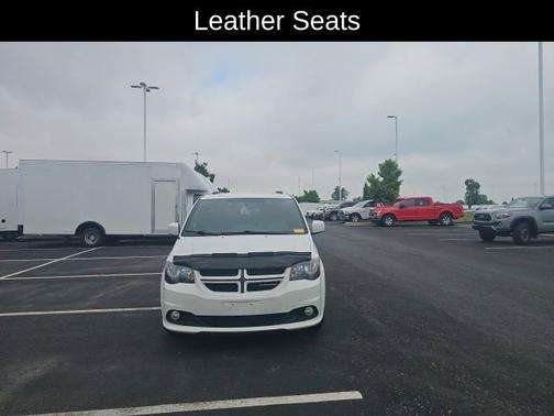 White 2018 Dodge Grand Caravan GT