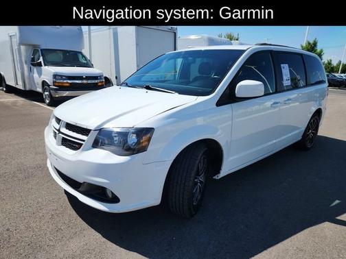 White 2018 Dodge Grand Caravan GT