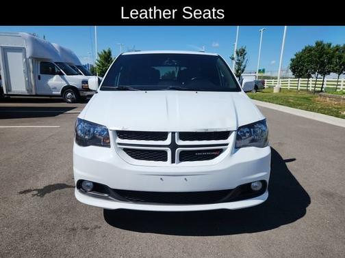 White 2018 Dodge Grand Caravan GT
