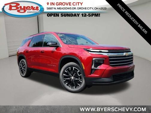 Radiant Red Tintcoat 2026 Chevrolet Traverse LT