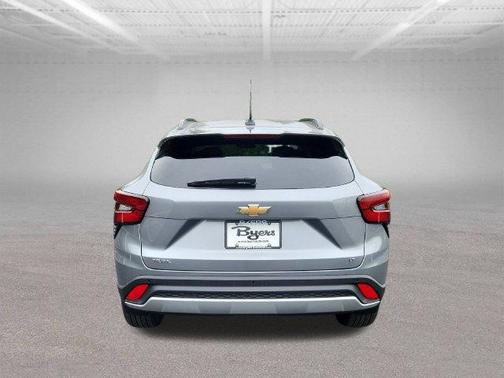 Sterling Gray Metallic 2026 Chevrolet Trax LT