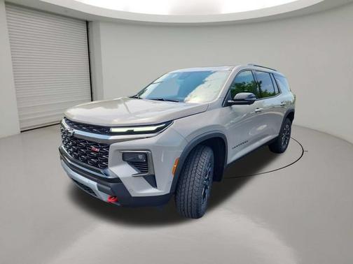 Sandstone Gray 2026 Chevrolet Traverse Z71