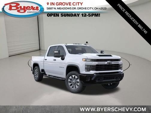 Summit White 2026 Chevrolet Silverado 2500 Custom