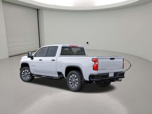 Summit White 2026 Chevrolet Silverado 2500 Custom