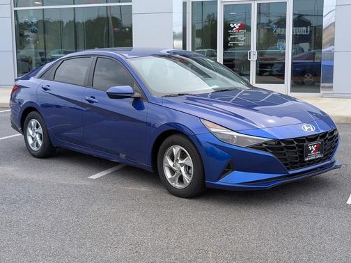 2022 Hyundai ELANTRA SE