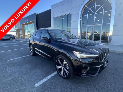 2023 Volvo XC60 B6 Ultimate Dark Theme