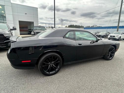 2017 Dodge Challenger SXT