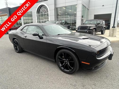 2017 Dodge Challenger SXT