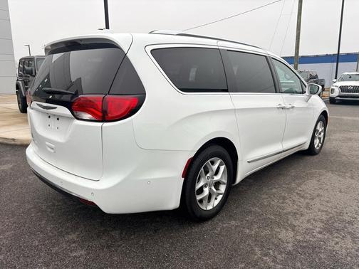 2018 Chrysler Pacifica Touring-L