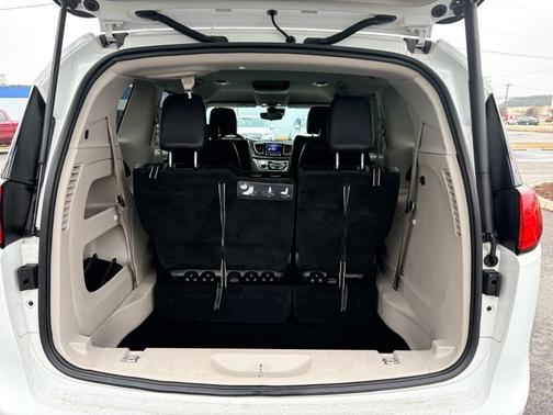 2018 Chrysler Pacifica Touring-L