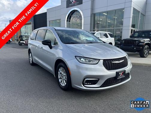 2024 Chrysler Pacifica Touring-L