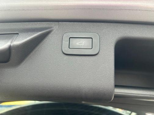 2023 Land Rover Discovery Sport R-Dynamic SE