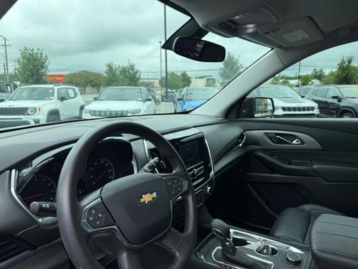 2021 Chevrolet Traverse LS