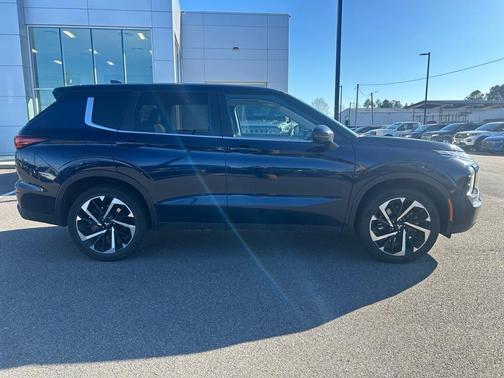 2024 Mitsubishi Outlander SE