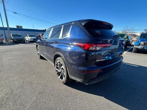 2024 Mitsubishi Outlander SE