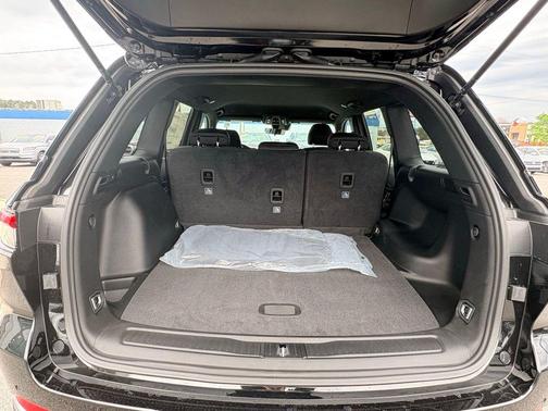 Diamond Black 2026 Jeep Grand Cherokee Laredo