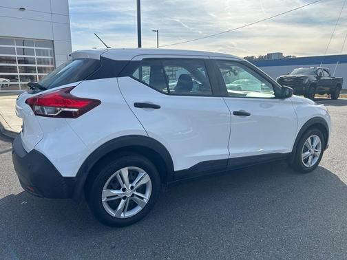 2020 Nissan Kicks S