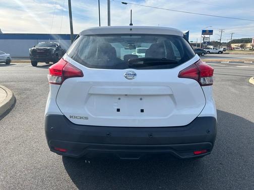 2020 Nissan Kicks S