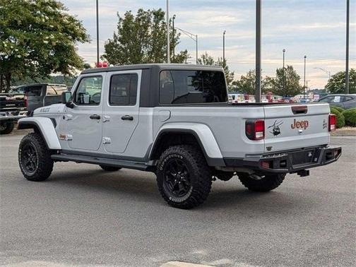 2022 Jeep Gladiator Sport