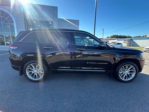 2023 Jeep Grand Cherokee Summit
