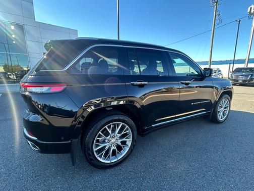 2023 Jeep Grand Cherokee Summit