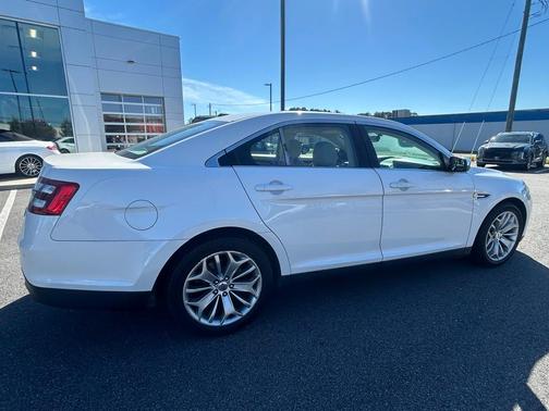 2016 Ford Taurus Limited