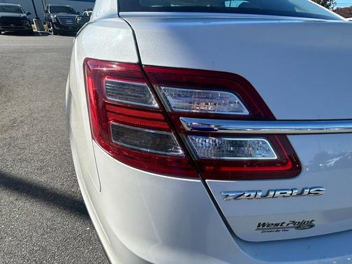 2016 Ford Taurus Limited