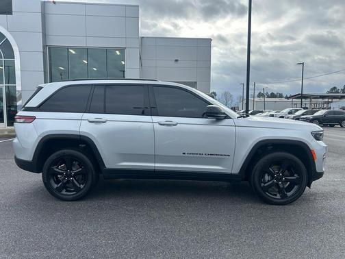 2023 Jeep Grand Cherokee Altitude