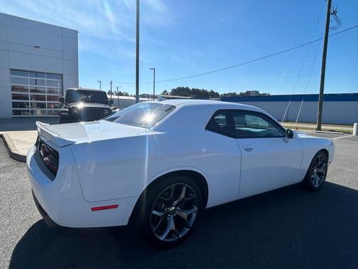 2015 Dodge Challenger SXT