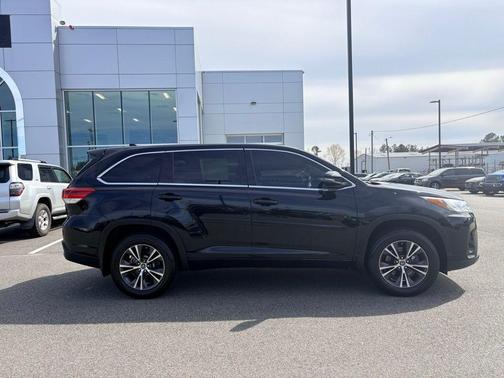 2017 Toyota Highlander LE Plus