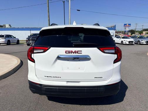 Summit White 2023 GMC Terrain SLE