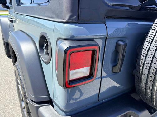 Anvil Clearcoat 2026 Jeep Wrangler Sport