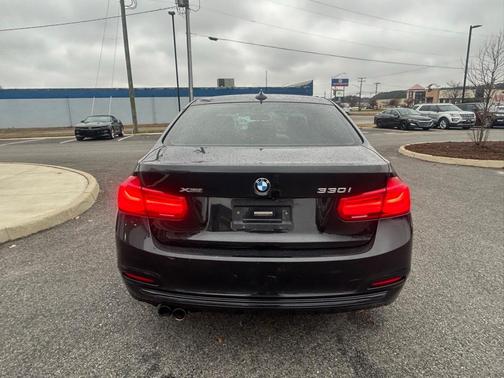 2018 BMW 330 i xDrive