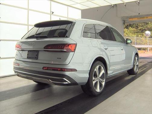 2023 Audi Q7 55 Premium Plus