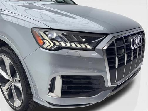 2023 Audi Q7 55 Premium Plus