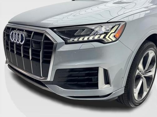 2023 Audi Q7 55 Premium Plus