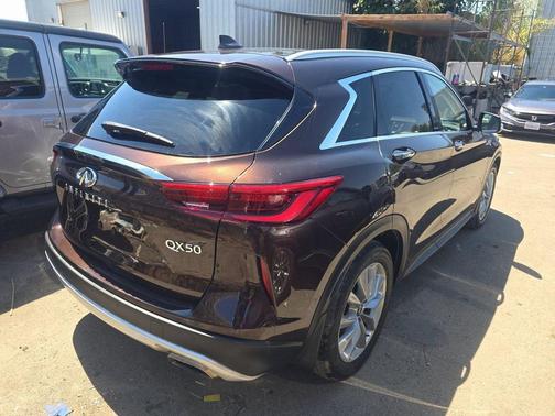 2021 INFINITI QX50 LUXE
