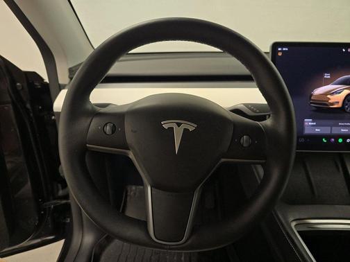 2025 Tesla Model Y Long Range Dual Motor Rear-Wheel Drive