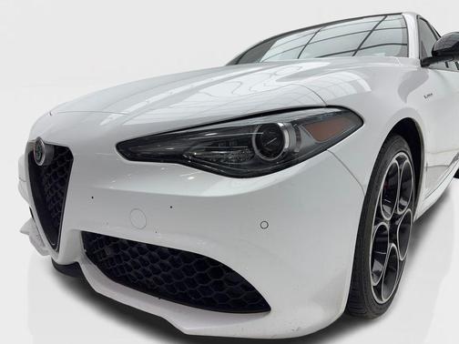 2023 Alfa Romeo Giulia Veloce AWD