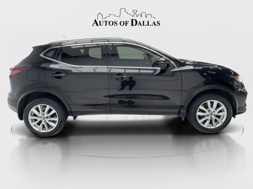 Magnetic Black Pearl 2020 Nissan Rogue Sport SV