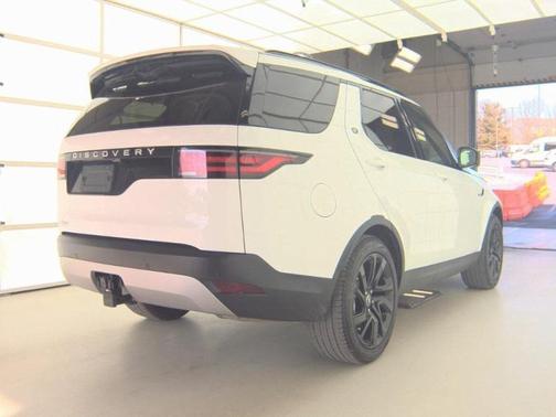 2025 Land Rover Discovery P300 S