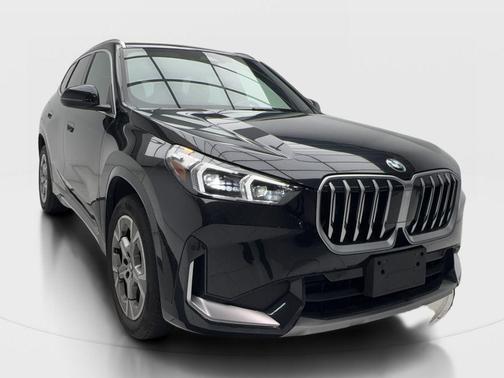 Black Sapphire Metallic 2025 BMW X1 xDrive28i