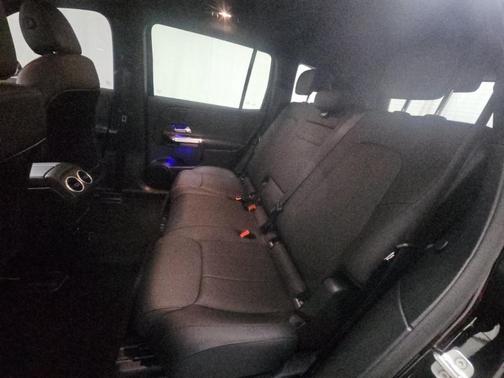 2025 Mercedes-Benz EQB 250 Base