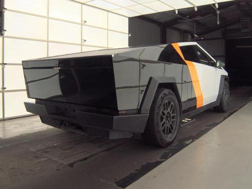 Ultra-Hard Stainless Steel 2025 Tesla Cybertruck All-Wheel Drive