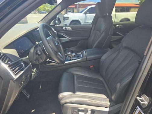 2021 BMW X7 M50i